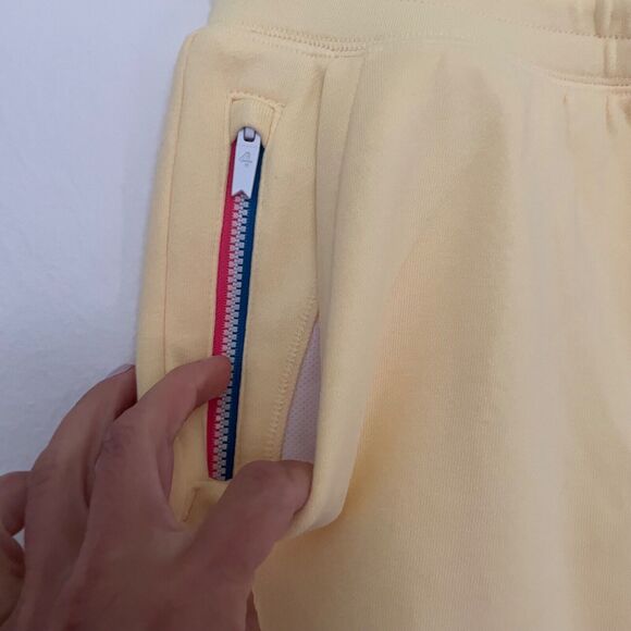 4 Laps Rush Shorts Size S banana yellow NWT MSRP $58 - Picture 3 of 4
